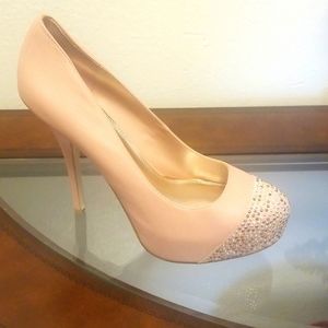 BLUSH colored heels- NEVER BEEN WORN